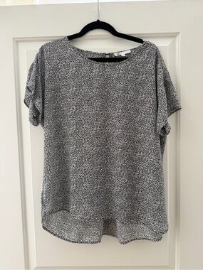 DR2 Black and White Short Animal Printed Blouse